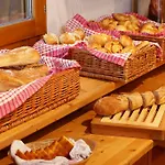 Du Bourg Hotel 3*