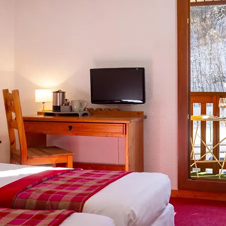 Отель Du Bourg Вальморель