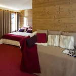 Du Bourg Hotell