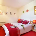 Du Bourg Hotell
