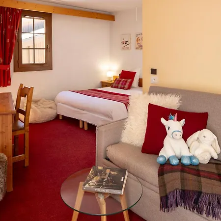 Hotel Du Bourg 3*