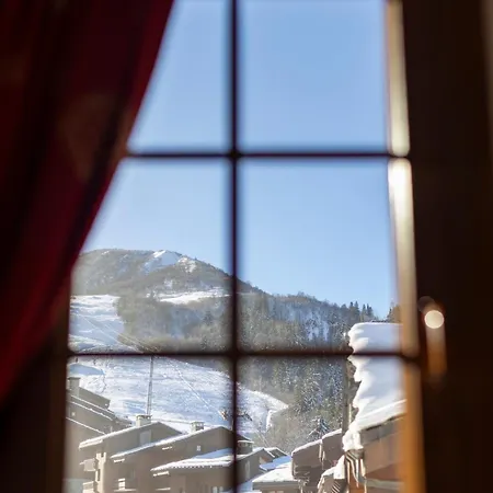 Hotel Du Bourg 3*
