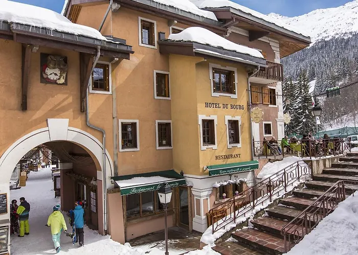 Hotel Du Bourg 3*
