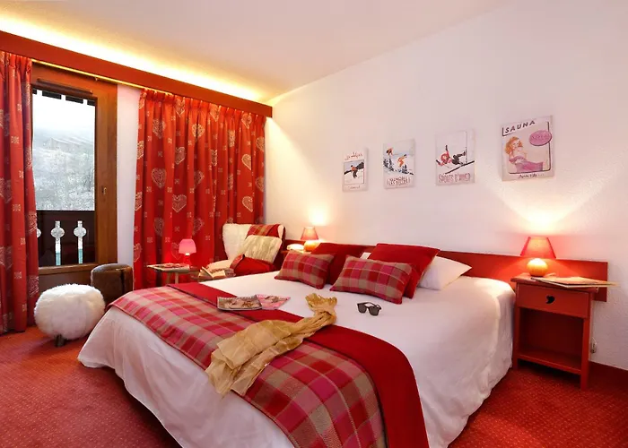 Hotel Du Bourg 3*
